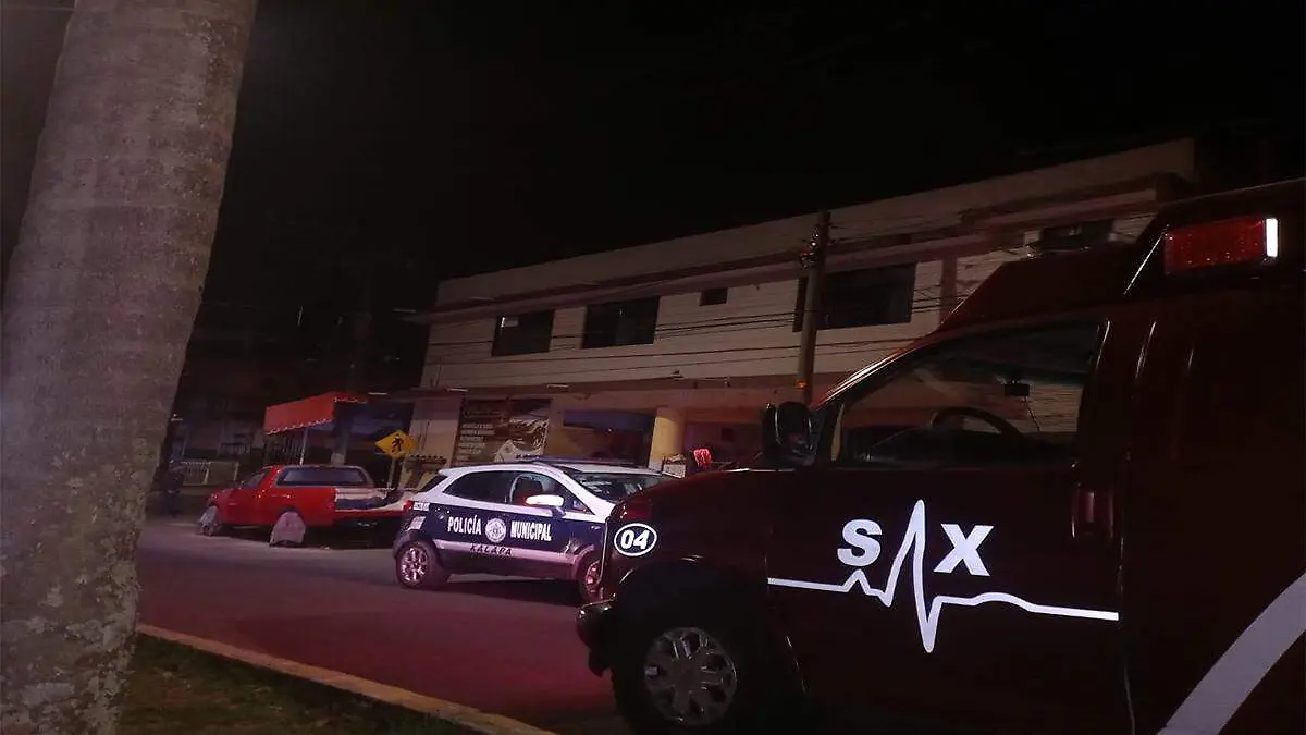 Mujer intentó arrojarse de edificio en Xalapa